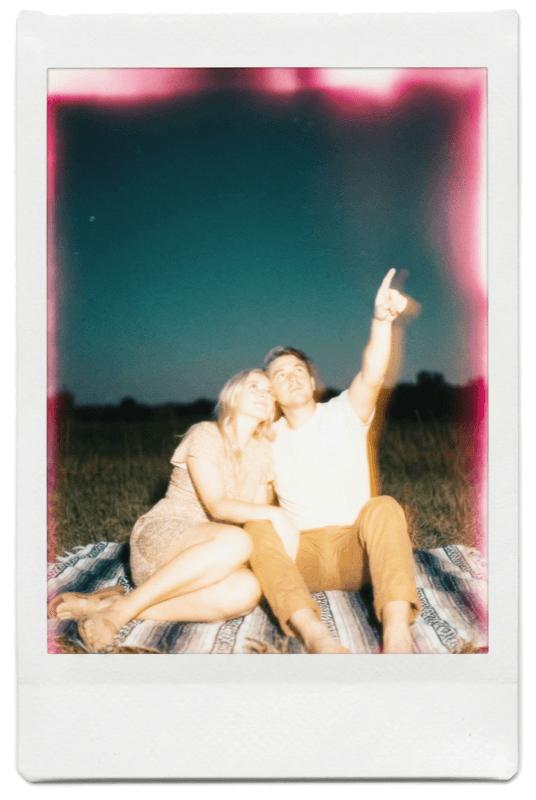 Stargazing date night idea for couples